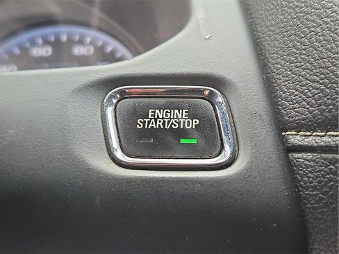 Used 2017 GMC Acadia SLE image 19