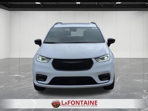 New 2026 Chrysler Pacifica Limited w/ S Appearance Package AWD/4WD image 8