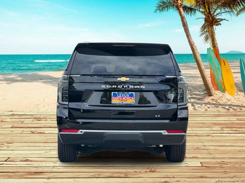 Used 2026 Chevrolet Suburban LT w/ Comfort Package RWD image 5