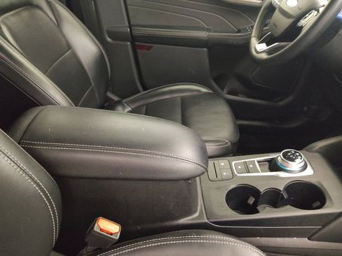 Used 2022 Ford Escape SEL w/ Technology Package FWD image 21