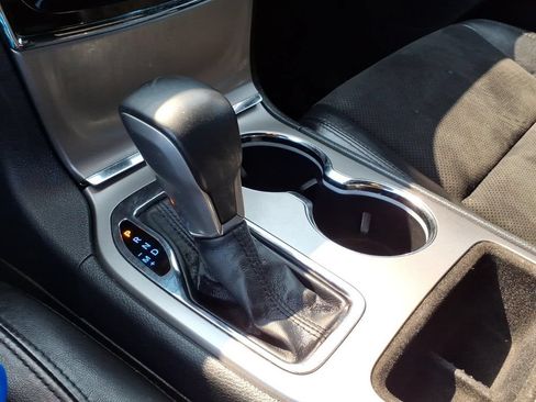Used 2019 Jeep Grand Cherokee Altitude AWD/4WD image 19