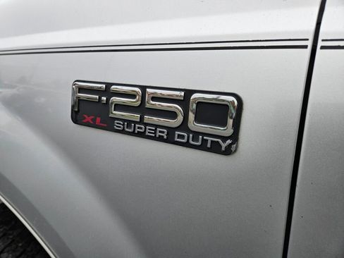 Used 1999 Ford F250 Lariat image 9