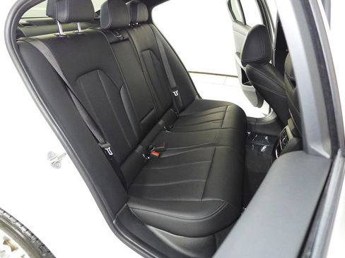 Used 2024 BMW 330i Sedan w/ Convenience Package RWD image 20
