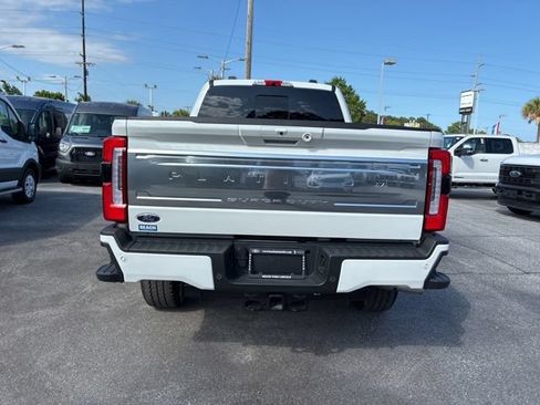 Used 2025 Ford F250 Platinum w/ Platinum Plus Package AWD/4WD image 4