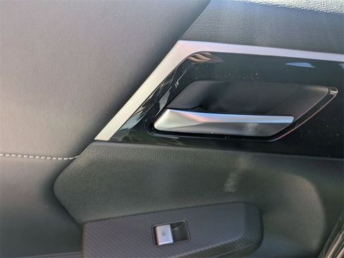 Used 2025 Mitsubishi Outlander SE image 27