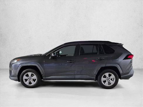 Used 2019 Toyota RAV4 XLE w/ Convenience Package FWD image 8