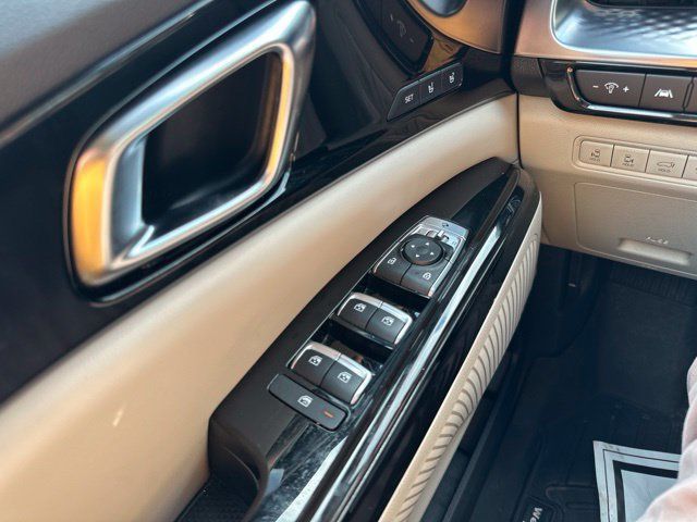 Certified 2024 Kia Carnival SX Prestige FWD image 41