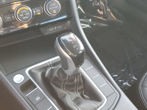 Certified 2023 Volkswagen Jetta SE FWD image 28