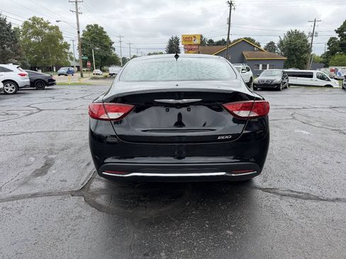 Used 2016 Chrysler 200 Limited FWD image 9