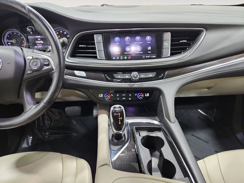 Used 2020 Buick Enclave Essence FWD image 11
