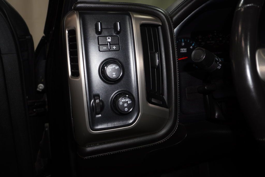 Used 2018 GMC Sierra 1500 Denali AWD/4WD image 18