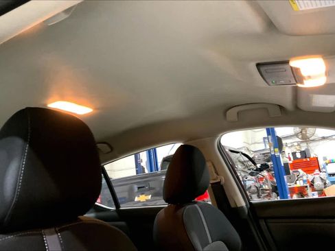 Used 2025 Nissan Sentra SV image 14