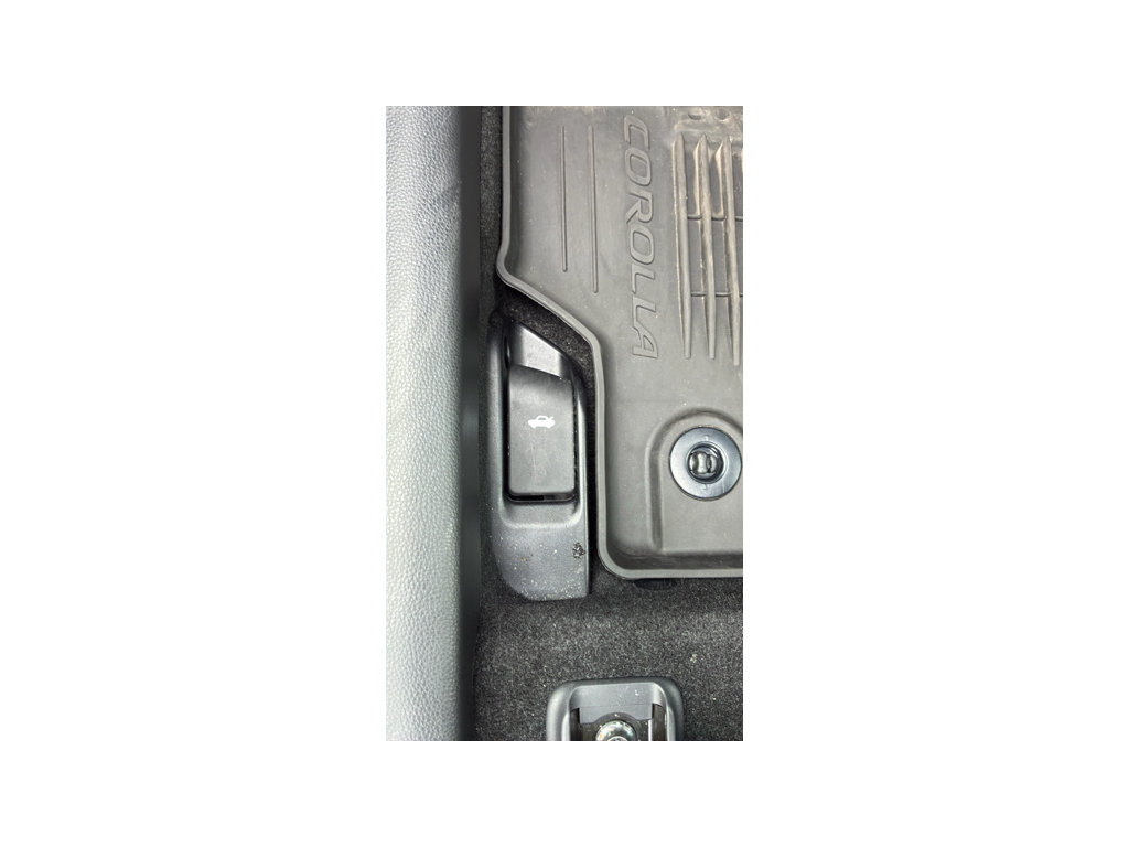 Used 2026 Toyota Corolla LE FWD image 11