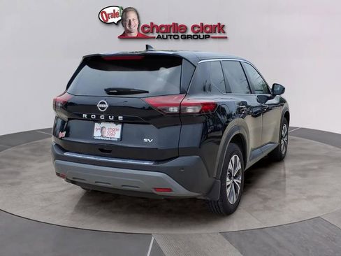 Used 2023 Nissan Rogue SV FWD image 5