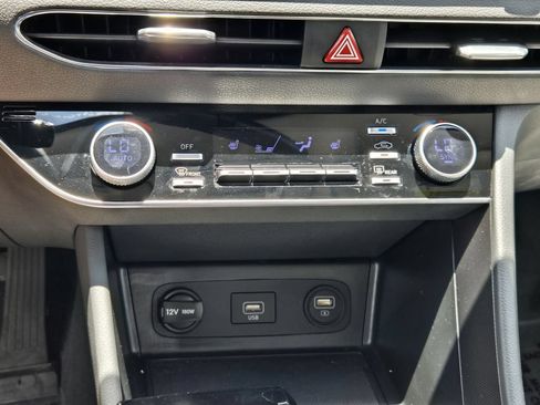 Certified 2022 Hyundai Sonata SEL w/ Preferred Accessory Package FWD image 20