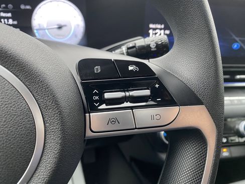 Used 2024 Hyundai Elantra SEL image 19