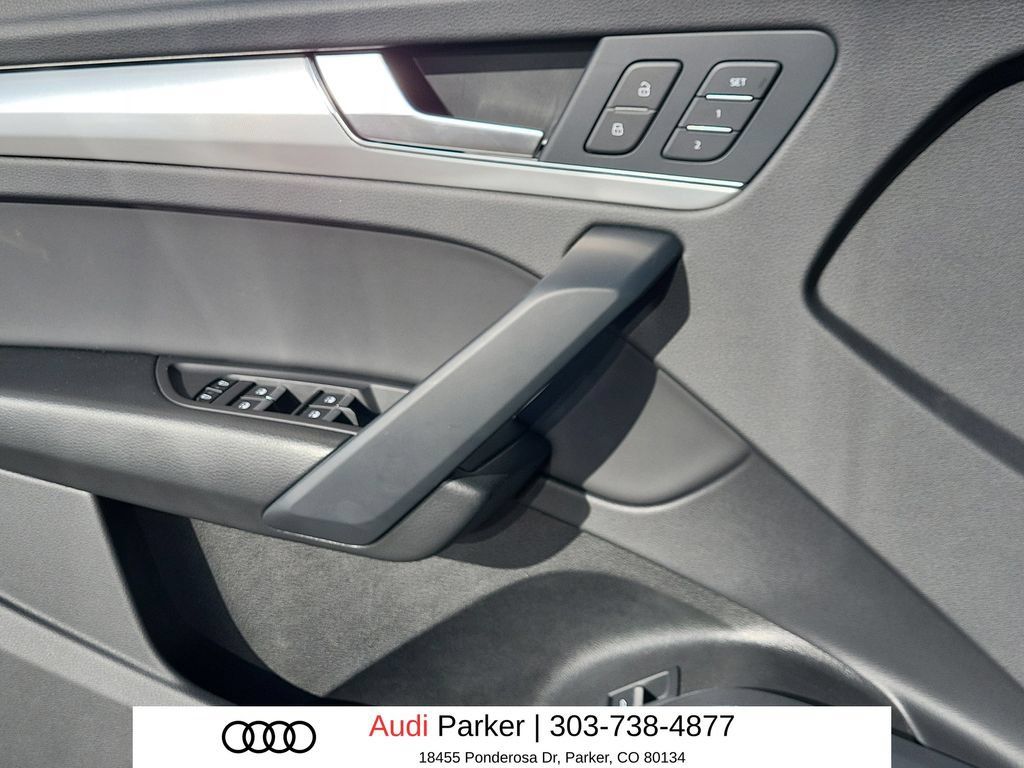 Used 2025 Audi Q5 2.0T Premium w/ Convenience Plus Package AWD/4WD image 6