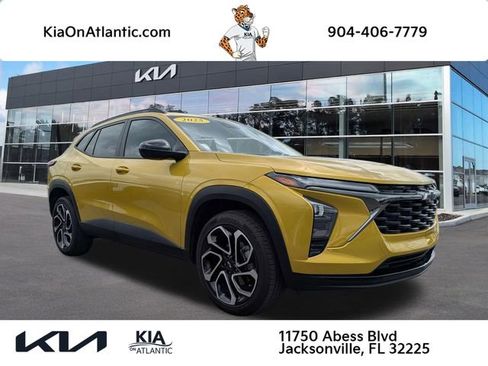 Used 2025 Chevrolet Trax RS w/ Driver Confidence Package FWD image 1