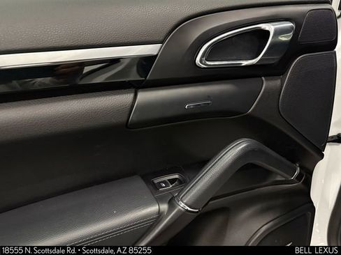 Used 2016 Porsche Cayenne AWD/4WD image 17