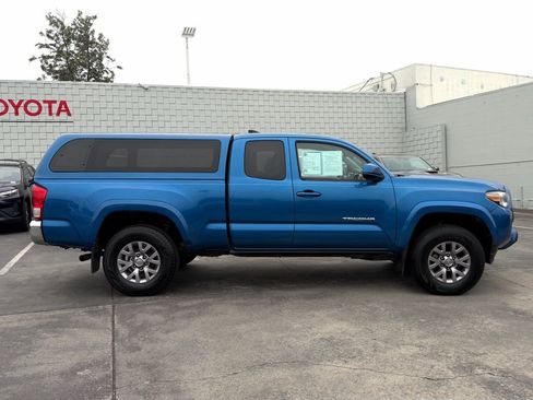 Used 2017 Toyota Tacoma SR5 image 5