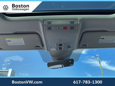 Used 2025 Volkswagen Taos SEL image 18