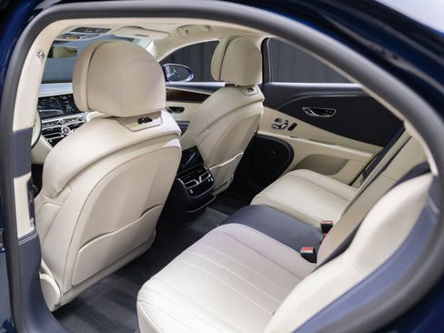 Used 2021 Bentley Flying Spur W12 image 52