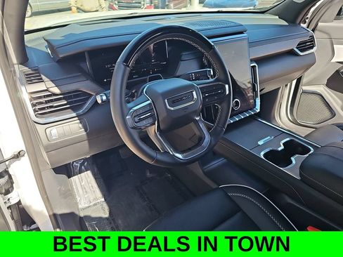 Used 2024 GMC Acadia Denali w/ Super Cruise Package FWD image 17