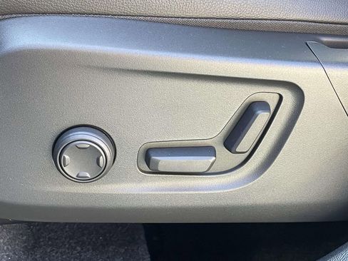 New 2026 Volvo XC40 B4 Core w/ Climate Package image 7