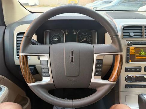 Used 2010 Lincoln MKX 2WD image 23