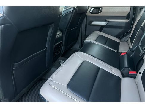 Used 2023 Ford Bronco Wildtrak image 13