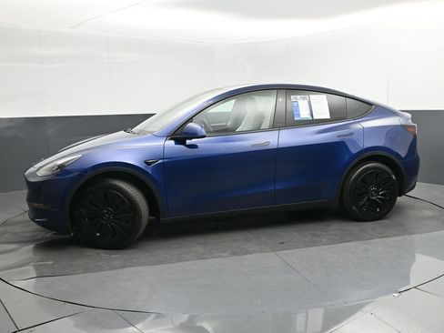 Used 2024 Tesla Model Y Long Range image 2