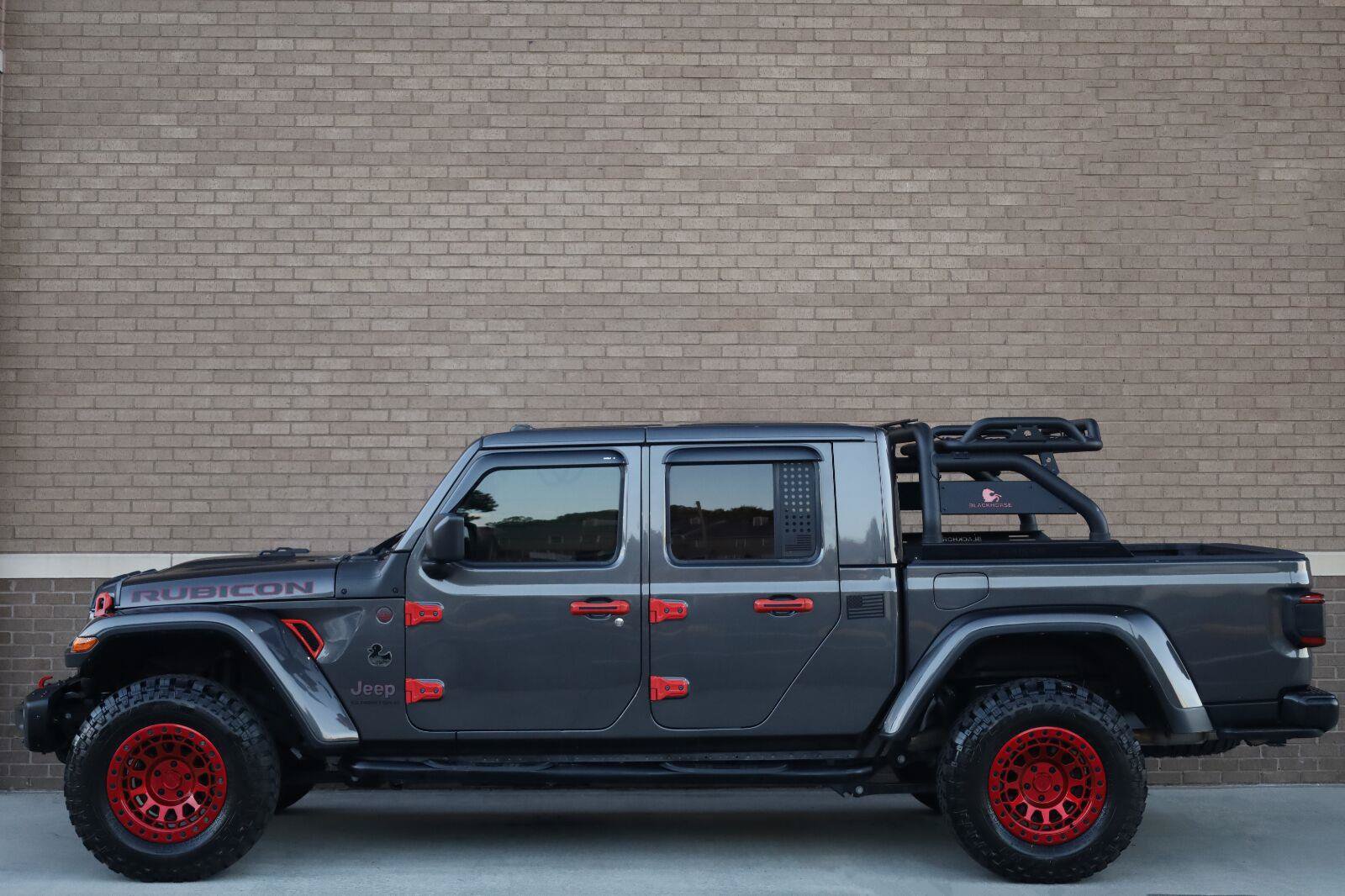 Used 2025 Jeep Gladiator Rubicon AWD/4WD image 2