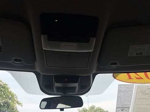 Used 2021 Nissan Rogue SV FWD image 27