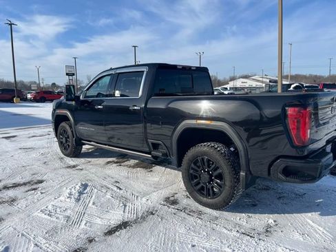 Used 2022 GMC Sierra 2500 Denali w/ Denali Black Diamond Edition image 5