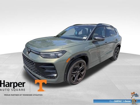 Used 2025 Volkswagen Tiguan SE R-Line AWD/4WD image 1