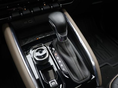 Used 2023 GMC Canyon Denali image 31