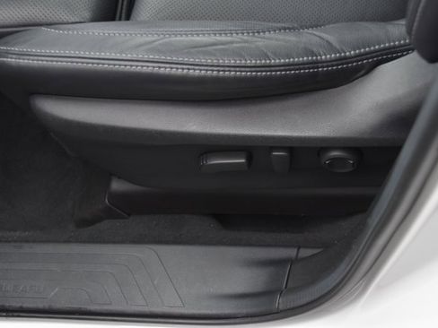 Used 2022 Subaru Ascent Limited w/ Technology Package image 18