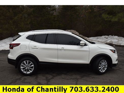 Used 2021 Nissan Rogue Sport SV image 8