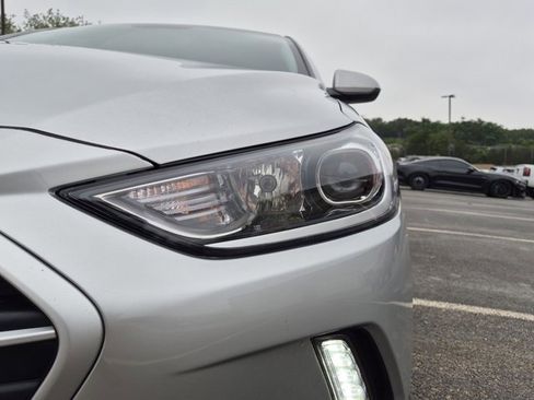 Used 2018 Hyundai Elantra Value Edition FWD image 11