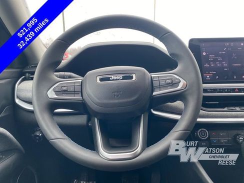 Used 2022 Jeep Compass Latitude image 17