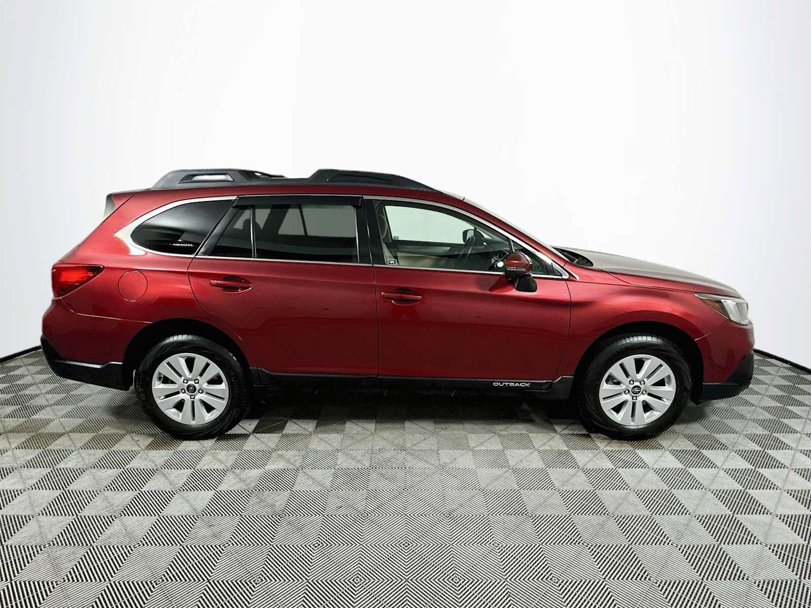 Used 2019 Subaru Outback 2.5i Premium AWD/4WD image 8