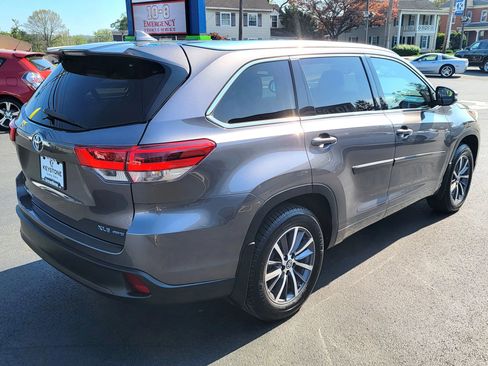 Used 2018 Toyota Highlander XLE image 5