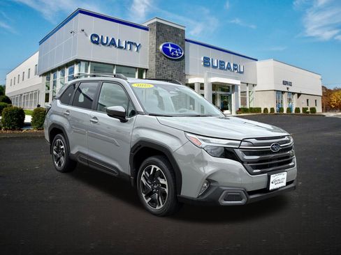 Used 2025 Subaru Forester Limited AWD/4WD image 5