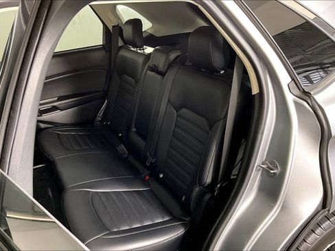 Used 2024 Ford Edge SEL w/ Convenience Package image 25