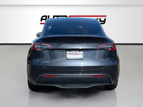 Used 2024 Tesla Model Y Long Range AWD/4WD image 6