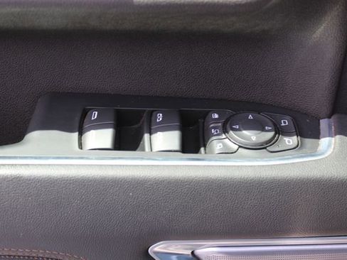 Used 2024 Chevrolet Silverado 2500 High Country w/ High Country Premium Package image 38