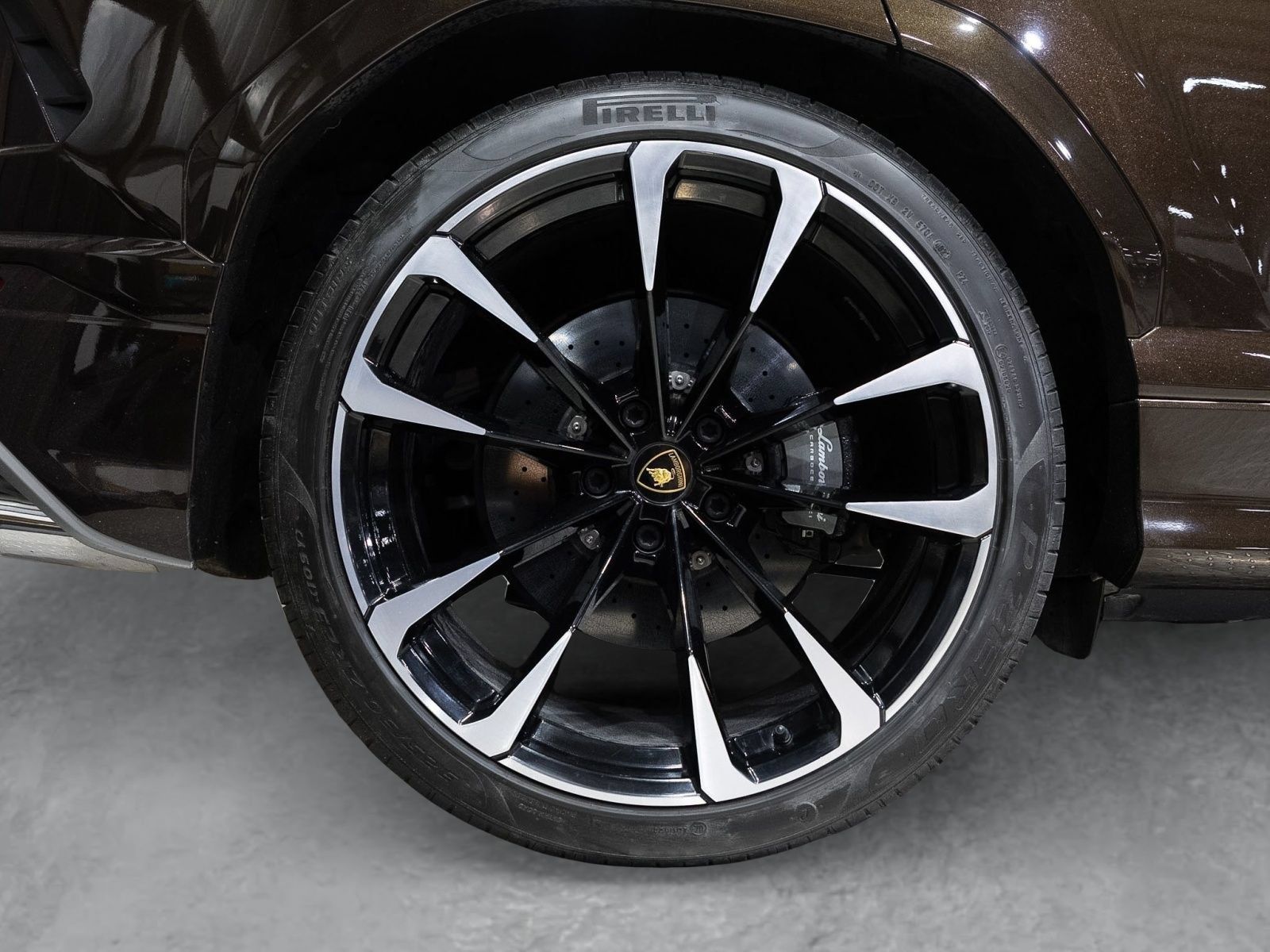 Used 2021 Lamborghini Urus AWD/4WD image 13