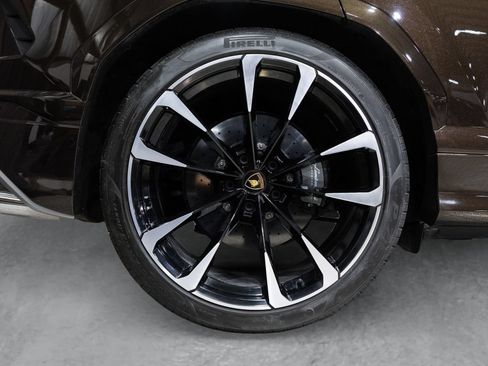 Used 2021 Lamborghini Urus AWD/4WD image 13