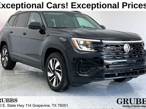 Used 2025 Volkswagen Atlas SE image 1