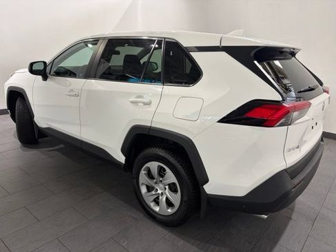 Used 2022 Toyota RAV4 LE AWD/4WD image 3